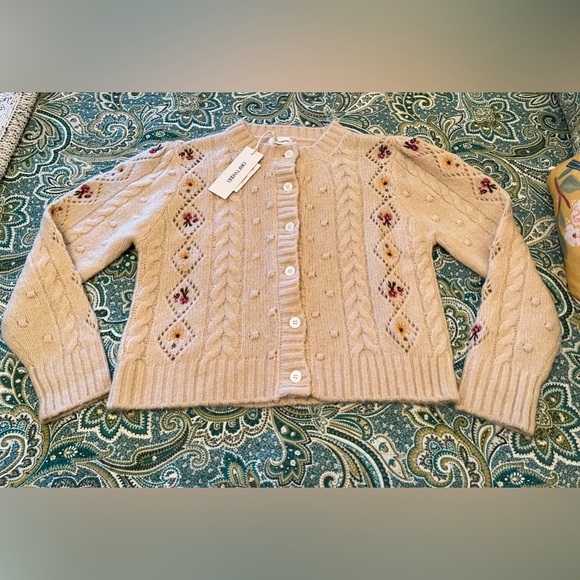 Driftwood x Free People Cream Floral Embroidery Cable Knit Sweater Size S NWT - Picture 3 of 6